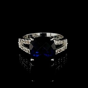 Ladies London Bue Cocktail Ring